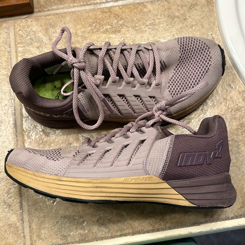 Inov8 F-Lite size 9